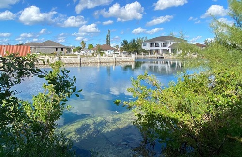 Coral Harbour Apartment | A Hidden Gem