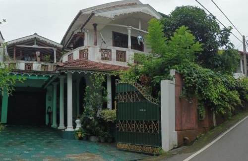 Yatinuwara Bed & Breakfast | A Home Away B&B