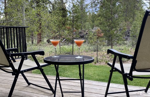 Deer Park House | A Home Away From Home! All the feel and warmth of home for family and friends.