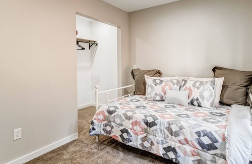 Jasper House | A home with Mountain View, Fire pit & Close to hiking trails, Pet-friendly!
