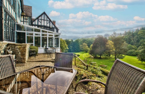 Builth Wells House | A house that sleeps 42 guests in 21 bedrooms