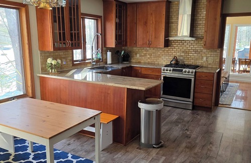 Stroudsburg House | A huge charming 3-bedroom house very close to many attractions in the poconos!