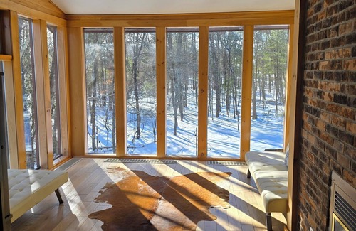 Stroudsburg House | A huge charming 3-bedroom house very close to many attractions in the poconos!
