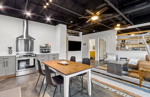 St. Marys Apartment | #A Industrial Studio Loft Downtown!