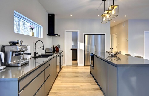 Lac Superieur Village Ski Chalet | A Luxurious 4-Bedroom Next to Mont-Tremblant ski