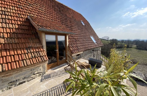 Senaillac-Lauzes House | A luxurious place for two.