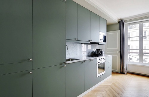 Quartier de la Goutte-d'Or Apartment | A Luxury 3-BR/3BA with A/C in Montmartre