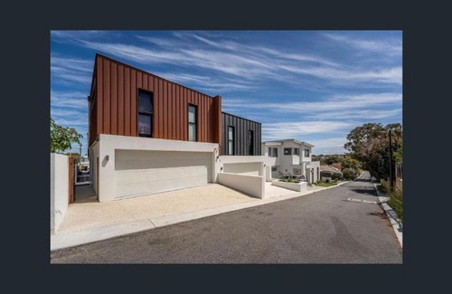 Scarborough House | A LUXURY 5 Bedroom 4 Bathroom NEW HOME WITH OCEAN VIEWS