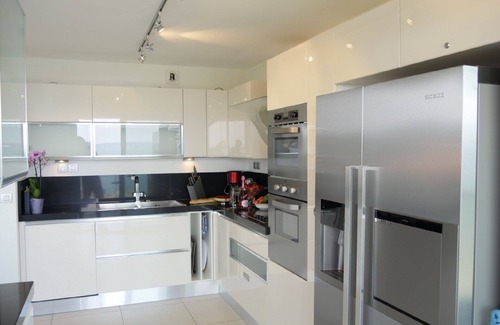 Antibes City Centre Apartment | A luxury apartment with stunning views over the bay of Antibes