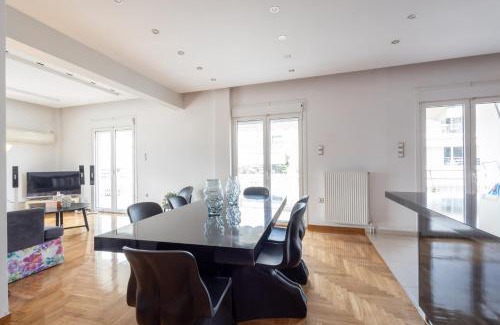 Nea Smirni Apartment | A Luxury & Comfortable Apt in Athens