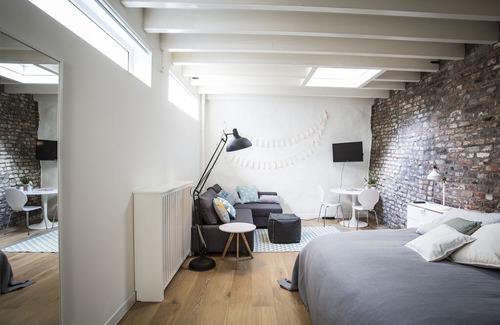 Utrecht City Center House | A luxury loft apartment on a quiet square, practically under the Dom!