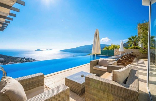 Kalkan Villa | A Maginificent South Facing Villa w/Heated Infinity Pool And Stunning Sea Views