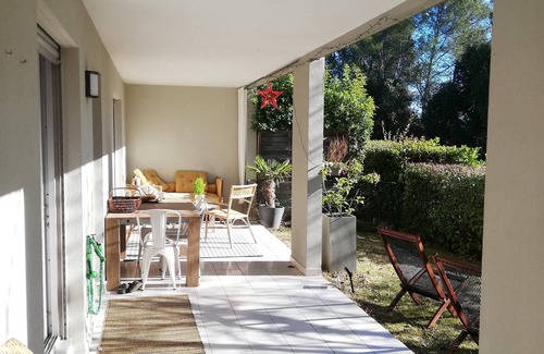 Garrigues Apartment | A Nimes T3 on Golf, Garden, swimming pool and garage in secure residence