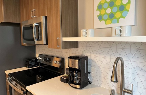 Riverside Apartment | A Notable 1 Bed Travel Apartment Close to Many Spokane Attractions
