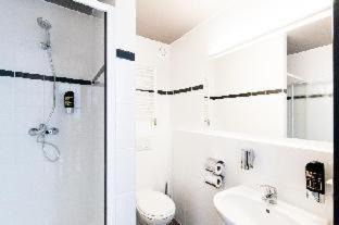 Strasnice Hostel | a&o Prague Rhea