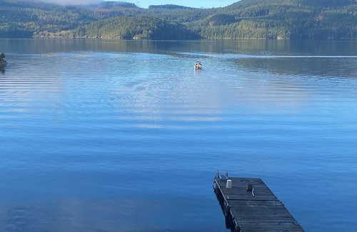 Tuwanek Cabin | A Peaceful Retreat just minutes from Sechelt