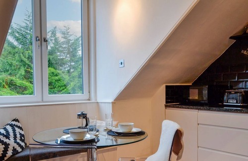 Central Aberdeen Cottage | A perfect choice for a city break, with personal touches that make it a home from home.