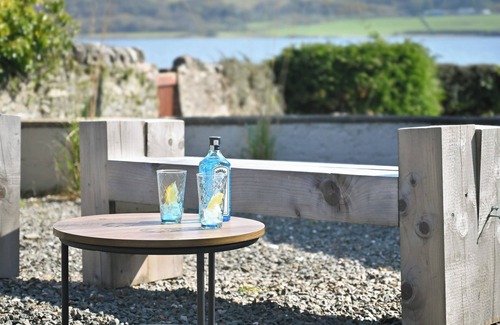 Tighnabruaich Cottage | A perfect escape for families or groups of friends.