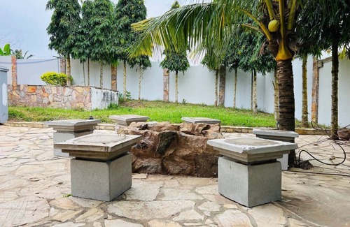 Nungua House | A Place of Peaceful Refuge