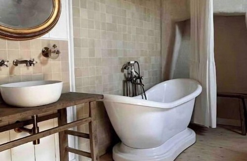 Dol-de-Bretagne Other | A place to live and relax with a swimming pool between land and sea