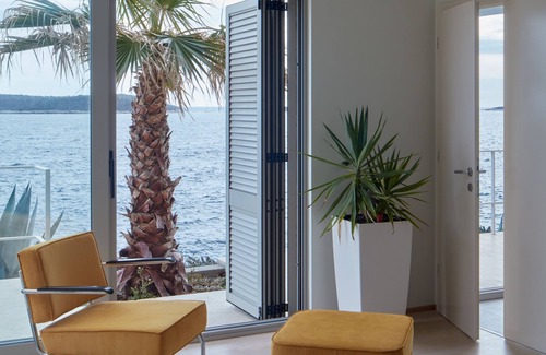 Milna Villa | A Place Where The Garden Ends And The Sea Begins