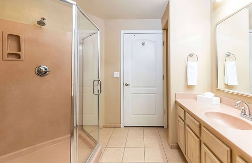 North Scottsdale Hotel | A Place You'll Surely Enjoy! Full Kitchen, Swimming Pool, Free Parking!