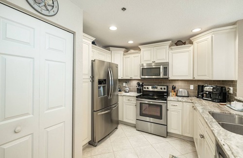 Independence Square House | A private beachfront condo just steps from beach