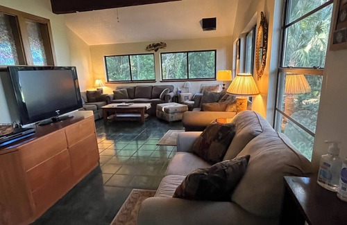 Micanopy House | A Private Country Home on 15 Beautiful Acres just miles away from city life!