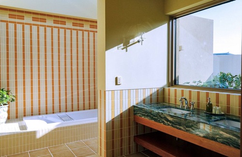 Hallim Cabin | A private seaside villa in Jeju , with a tennis court just for you.