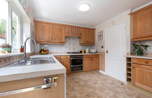 Eastington Cottage | A Quaint, Relaxing 3-Bed Cottage in Eastington
