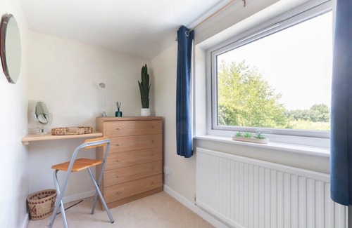 Eastington Cottage | A Quaint, Relaxing 3-Bed Cottage in Eastington