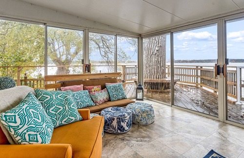 Prince Edward House | A quick car ride to the Sandbank beaches along with many other hot spots.