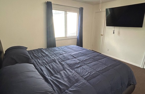 Queens House | A Quiet Stay in Queens