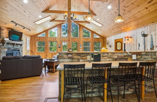 Canaan Heights House | A Rare Mountaintop Retreat That Truly Has It All