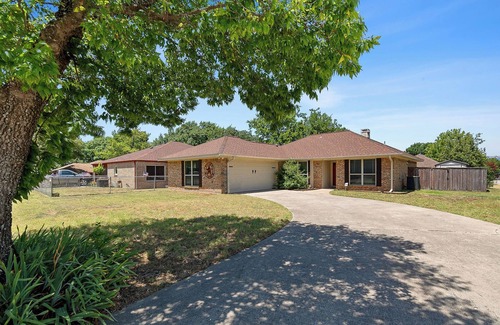 Frisco House | A Real Frisco Gem! Heart of the City+Hot Tub+Game Room