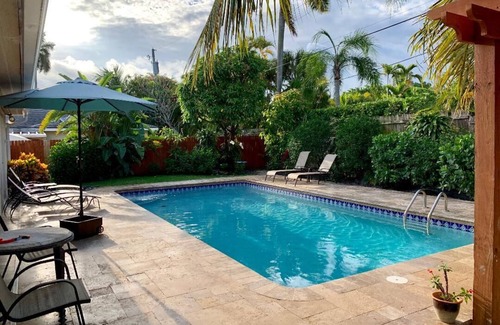 Northwood Shores House | A Relaxing Oasis w/private heated salt water pool! Close to the Intracoastal.