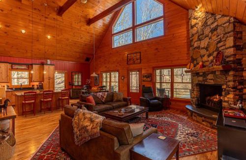 Sugar Grove House | A River Mist Walk