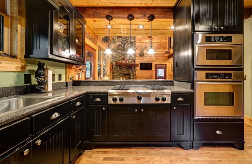 Helen Cabin | A River Runs Thru It - Elegant Riverfront Cabin on the Chattahoochee River