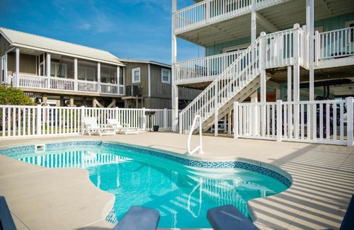Long Beach House | A Sea View Cottage by Oak Island Accommodations