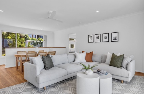 Merimbula Cabin | A Short Time - 3 Bedroom House