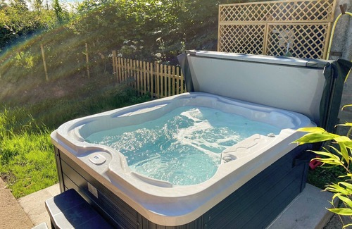 Carlisle Cottage | A spacious country cottage the perfect indulgent getaway for two.