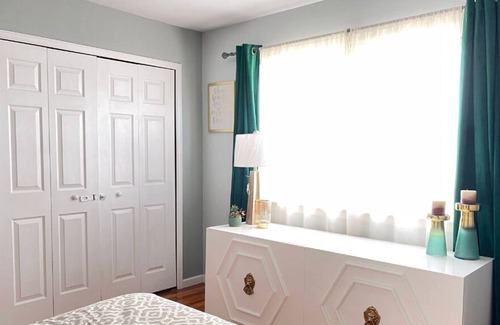 Pueblo Apartment | A Sparkling One-bed APT w/Fast Wi-Fi, TV & Queen Bed, in Nice Neighborhood!
