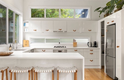 Byron Bay Cottage | A Summer Cottage - central Byron escape w. pool