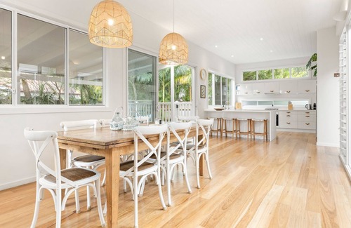 Byron Bay Cottage | A Summer Cottage - central Byron escape w. pool