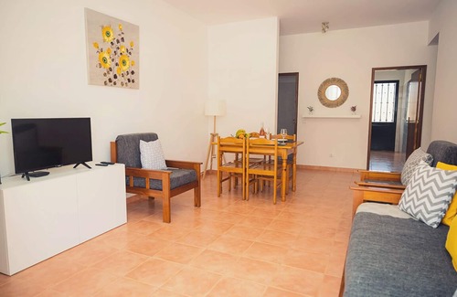 Pedras Pretas House | A sunny island gateway