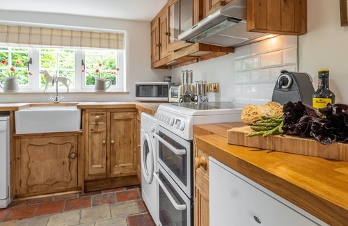 North Creake House | A super little flint country cottage in the popular village of North Creake.
