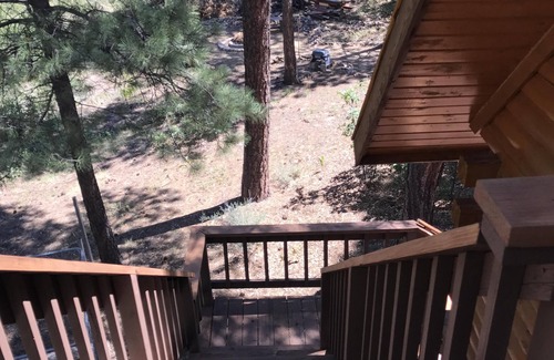 Aspen Springs Cabin | A sweet mountain retreat (yet close to town)