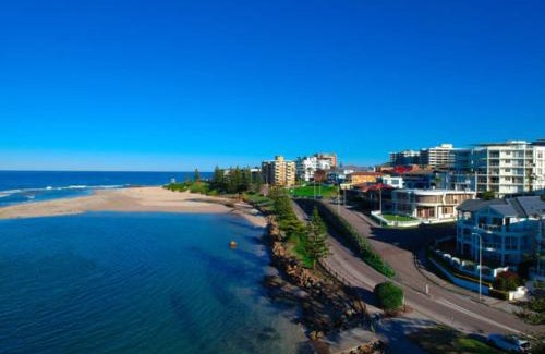 The Entrance Apartment | A-The Entrance Private Water Front 1 bedroom appartment at the Oaks