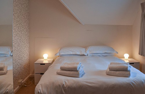 Madingley Cottage | A traditional cottage set in magnificent grounds close to the city of Cambridge.