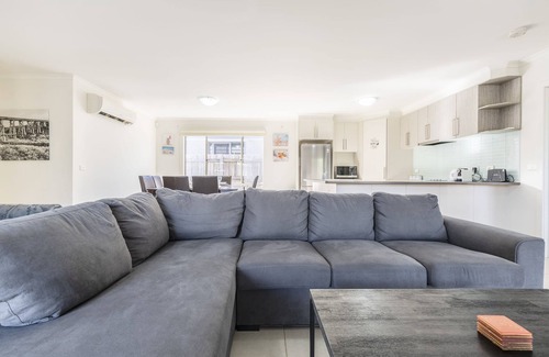 Coronet Bay House | A Tranquil Getaway Just a short stroll from Coronet Bay Beach"